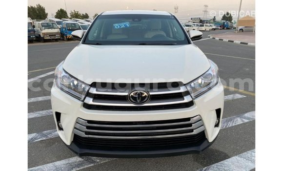 Acheter Import Voiture Toyota Highlander Blanc à Import - Dubai, Bujumbura Acheter Import Voiture Toyota Highlander Blanc à Import - Dubai, Bujumbura