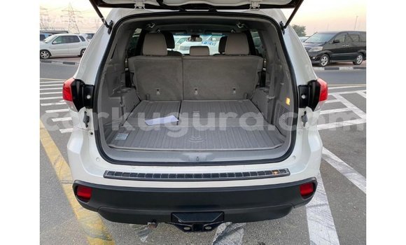 Acheter Import Voiture Toyota Highlander Blanc à Import - Dubai, Bujumbura Acheter Import Voiture Toyota Highlander Blanc à Import - Dubai, Bujumbura