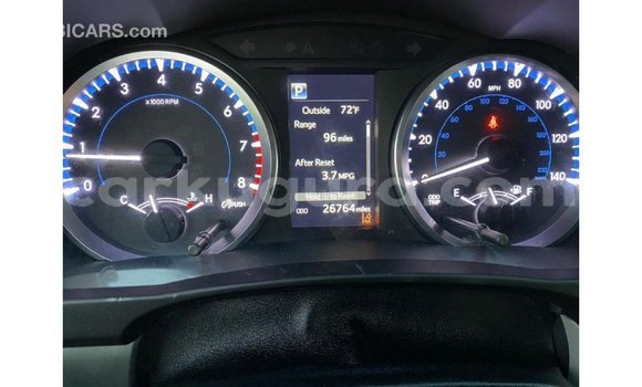 Acheter Import Voiture Toyota Highlander Blanc à Import - Dubai, Bujumbura Acheter Import Voiture Toyota Highlander Blanc à Import - Dubai, Bujumbura