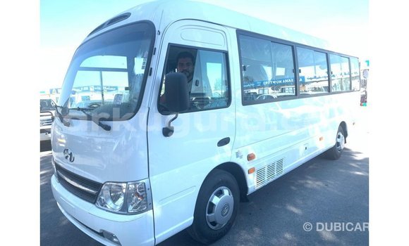 Acheter Import Voiture Hyundai Accent Blanc à Import - Dubai, Bujumbura Acheter Import Voiture Hyundai Accent Blanc à Import - Dubai, Bujumbura