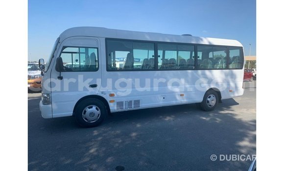 Acheter Import Voiture Hyundai Accent Blanc à Import - Dubai, Bujumbura Acheter Import Voiture Hyundai Accent Blanc à Import - Dubai, Bujumbura