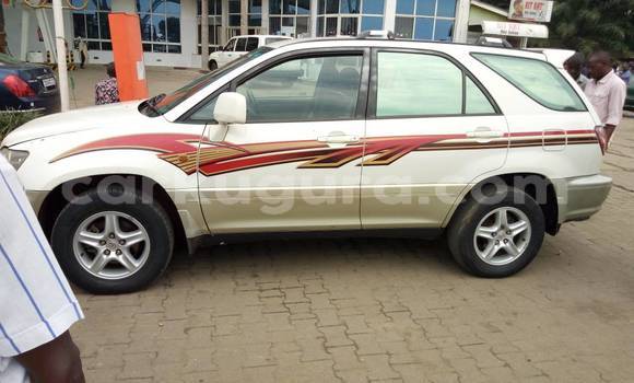 Acheter Occasion Voiture Toyota Harrier Blanc à Mairie au Bujumbura Acheter Occasion Voiture Toyota Harrier Blanc à Mairie au Bujumbura