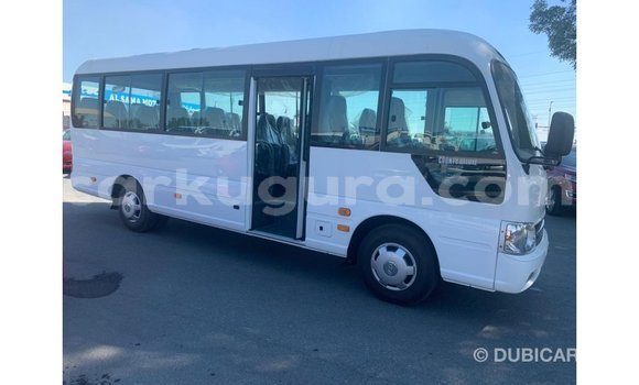 Acheter Import Voiture Hyundai Accent Blanc à Import - Dubai, Bujumbura Acheter Import Voiture Hyundai Accent Blanc à Import - Dubai, Bujumbura