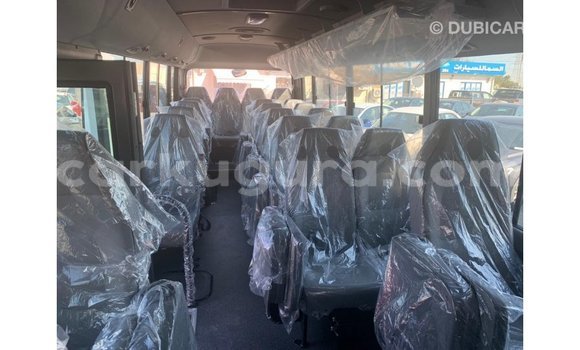 Acheter Import Voiture Hyundai Accent Blanc à Import - Dubai, Bujumbura Acheter Import Voiture Hyundai Accent Blanc à Import - Dubai, Bujumbura