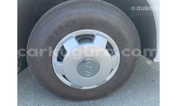 Acheter Import Voiture Hyundai Accent Blanc à Import - Dubai, Bujumbura Acheter Import Voiture Hyundai Accent Blanc à Import - Dubai, Bujumbura