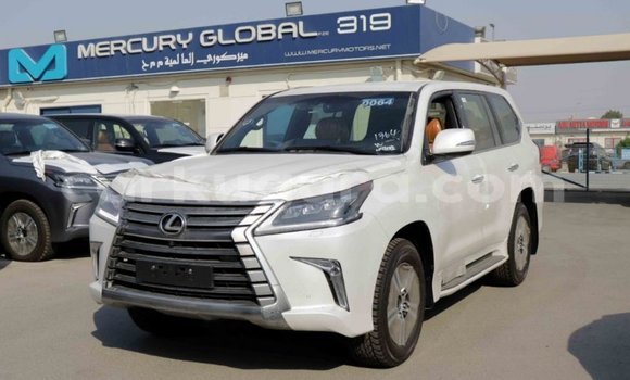 Acheter Import Voiture Lexus LX Blanc à Import - Dubai, Bujumbura Acheter Import Voiture Lexus LX Blanc à Import - Dubai, Bujumbura