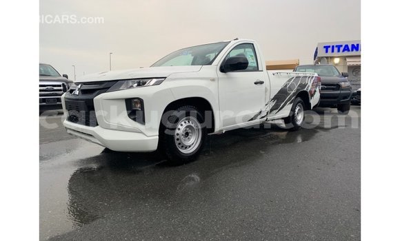 Nunua Imported Mitsubishi L200 Nyeupe Gari ndani ya Import - Dubai nchini Bujumbura Nunua Imported Mitsubishi L200 Nyeupe Gari ndani ya Import - Dubai nchini Bujumbura