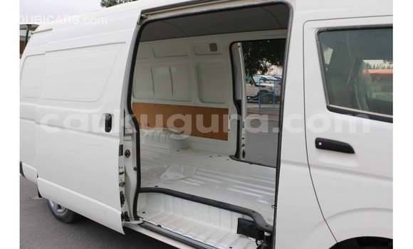 Acheter Import Voiture Toyota Hiace Blanc à Import - Dubai, Bujumbura Acheter Import Voiture Toyota Hiace Blanc à Import - Dubai, Bujumbura