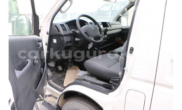 Acheter Import Voiture Toyota Hiace Blanc à Import - Dubai, Bujumbura Acheter Import Voiture Toyota Hiace Blanc à Import - Dubai, Bujumbura