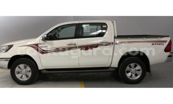 Nunua Imported Toyota Hilux Nyeupe Gari ndani ya Import - Dubai nchini Bujumbura Nunua Imported Toyota Hilux Nyeupe Gari ndani ya Import - Dubai nchini Bujumbura