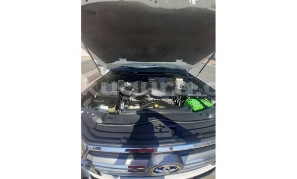 Nunua Imported Toyota Land Cruiser Nyeusi Gari ndani ya Import - Dubai nchini Bujumbura Nunua Imported Toyota Land Cruiser Nyeusi Gari ndani ya Import - Dubai nchini Bujumbura