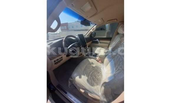 Nunua Imported Toyota Land Cruiser Nyeusi Gari ndani ya Import - Dubai nchini Bujumbura Nunua Imported Toyota Land Cruiser Nyeusi Gari ndani ya Import - Dubai nchini Bujumbura