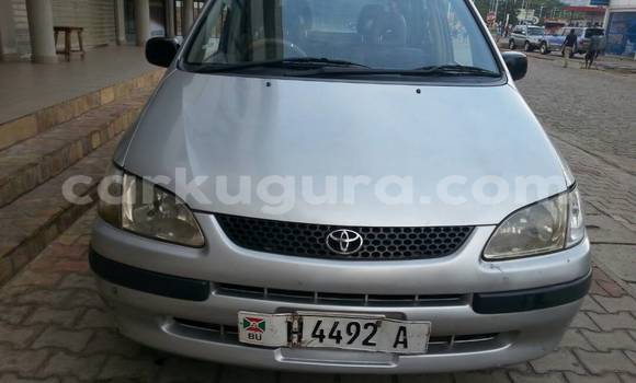 Acheter Occasion Voiture Toyota Spacio Gris à Mairie au Bujumbura Acheter Occasion Voiture Toyota Spacio Gris à Mairie au Bujumbura