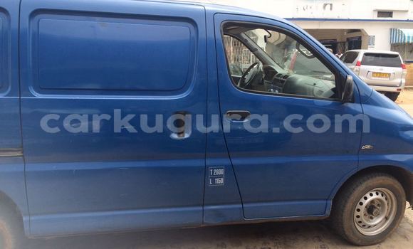 Buy Used Toyota Hiace Blue Car in Town hall in Bujumbura Buy Used Toyota Hiace Blue Car in Town hall in Bujumbura