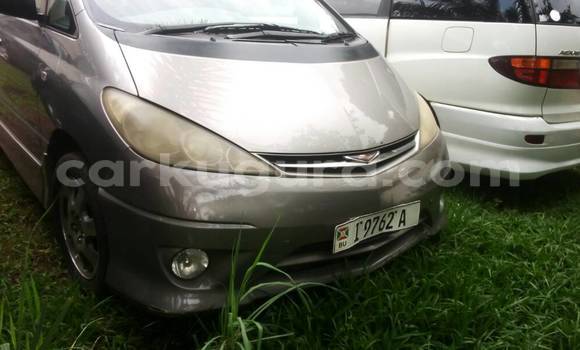 Nunua Ilio tumika Toyota Estima Fedha Gari ndani ya ukumbi wa mji nchini Bujumbura Nunua Ilio tumika Toyota Estima Fedha Gari ndani ya ukumbi wa mji nchini Bujumbura