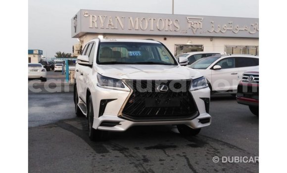 Acheter Import Voiture Lexus LX Blanc à Import - Dubai, Bujumbura Acheter Import Voiture Lexus LX Blanc à Import - Dubai, Bujumbura