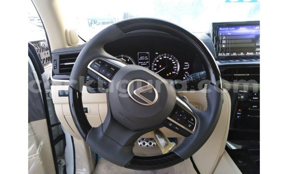 Acheter Import Voiture Lexus LX Blanc à Import - Dubai, Bujumbura Acheter Import Voiture Lexus LX Blanc à Import - Dubai, Bujumbura