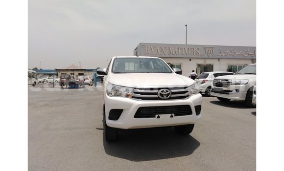 Nunua Imported Toyota Hilux Nyeupe Gari ndani ya Import - Dubai nchini Bujumbura Nunua Imported Toyota Hilux Nyeupe Gari ndani ya Import - Dubai nchini Bujumbura