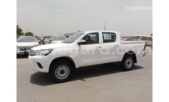 Nunua Imported Toyota Hilux Nyeupe Gari ndani ya Import - Dubai nchini Bujumbura Nunua Imported Toyota Hilux Nyeupe Gari ndani ya Import - Dubai nchini Bujumbura