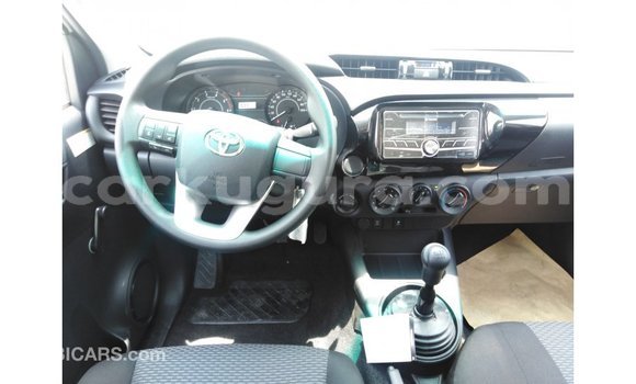 Nunua Imported Toyota Hilux Nyeupe Gari ndani ya Import - Dubai nchini Bujumbura Nunua Imported Toyota Hilux Nyeupe Gari ndani ya Import - Dubai nchini Bujumbura