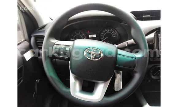 Nunua Imported Toyota Hilux Nyeupe Gari ndani ya Import - Dubai nchini Bujumbura Nunua Imported Toyota Hilux Nyeupe Gari ndani ya Import - Dubai nchini Bujumbura