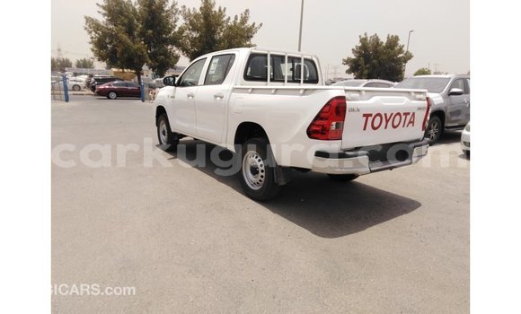 Nunua Imported Toyota Hilux Nyeupe Gari ndani ya Import - Dubai nchini Bujumbura Nunua Imported Toyota Hilux Nyeupe Gari ndani ya Import - Dubai nchini Bujumbura
