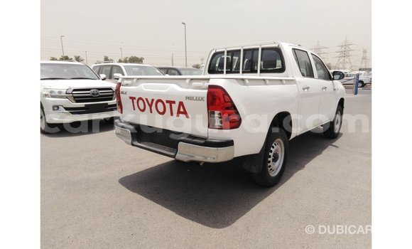 Nunua Imported Toyota Hilux Nyeupe Gari ndani ya Import - Dubai nchini Bujumbura Nunua Imported Toyota Hilux Nyeupe Gari ndani ya Import - Dubai nchini Bujumbura
