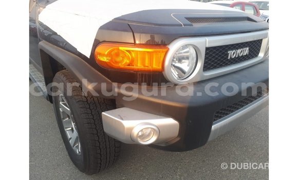 Nunua Imported Toyota FJ Cruiser Nyeusi Gari ndani ya Import - Dubai nchini Bujumbura Nunua Imported Toyota FJ Cruiser Nyeusi Gari ndani ya Import - Dubai nchini Bujumbura