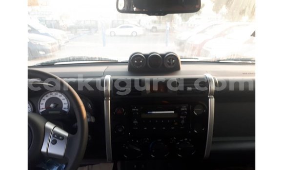 Nunua Imported Toyota FJ Cruiser Nyeusi Gari ndani ya Import - Dubai nchini Bujumbura Nunua Imported Toyota FJ Cruiser Nyeusi Gari ndani ya Import - Dubai nchini Bujumbura