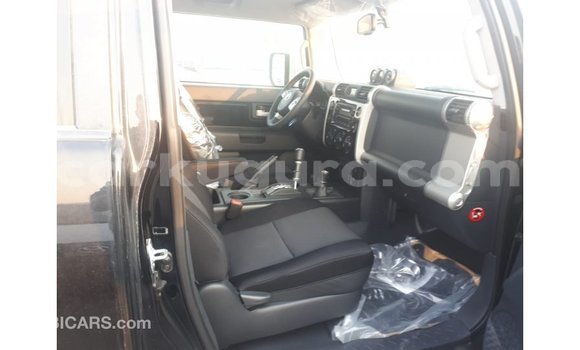 Nunua Imported Toyota FJ Cruiser Nyeusi Gari ndani ya Import - Dubai nchini Bujumbura Nunua Imported Toyota FJ Cruiser Nyeusi Gari ndani ya Import - Dubai nchini Bujumbura