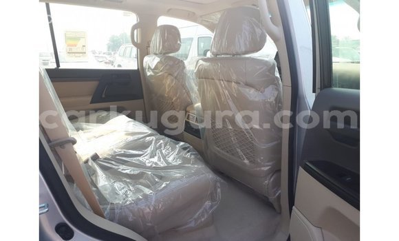 Nunua Imported Toyota Land Cruiser Nyingine Gari ndani ya Import - Dubai nchini Bujumbura Nunua Imported Toyota Land Cruiser Nyingine Gari ndani ya Import - Dubai nchini Bujumbura