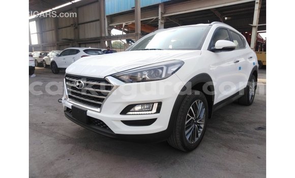 Nunua Imported Hyundai Tucson Nyeupe Gari ndani ya Import - Dubai nchini Bujumbura Nunua Imported Hyundai Tucson Nyeupe Gari ndani ya Import - Dubai nchini Bujumbura