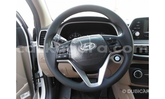 Nunua Imported Hyundai Tucson Nyeupe Gari ndani ya Import - Dubai nchini Bujumbura Nunua Imported Hyundai Tucson Nyeupe Gari ndani ya Import - Dubai nchini Bujumbura