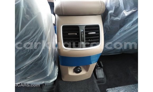Nunua Imported Hyundai Tucson Nyeupe Gari ndani ya Import - Dubai nchini Bujumbura Nunua Imported Hyundai Tucson Nyeupe Gari ndani ya Import - Dubai nchini Bujumbura