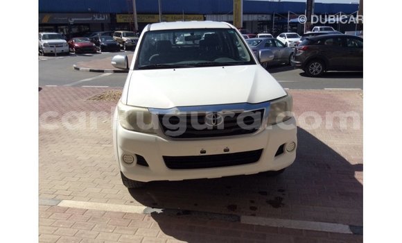Nunua Imported Toyota Hilux Nyeupe Gari ndani ya Import - Dubai nchini Bujumbura Nunua Imported Toyota Hilux Nyeupe Gari ndani ya Import - Dubai nchini Bujumbura