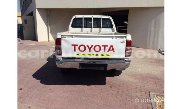 Nunua Imported Toyota Hilux Nyeupe Gari ndani ya Import - Dubai nchini Bujumbura Nunua Imported Toyota Hilux Nyeupe Gari ndani ya Import - Dubai nchini Bujumbura