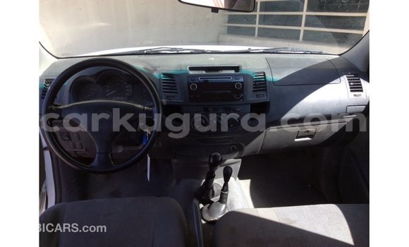 Nunua Imported Toyota Hilux Nyeupe Gari ndani ya Import - Dubai nchini Bujumbura Nunua Imported Toyota Hilux Nyeupe Gari ndani ya Import - Dubai nchini Bujumbura