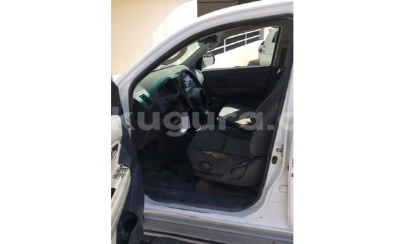 Nunua Imported Toyota Hilux Nyeupe Gari ndani ya Import - Dubai nchini Bujumbura Nunua Imported Toyota Hilux Nyeupe Gari ndani ya Import - Dubai nchini Bujumbura