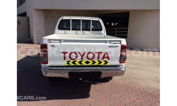 Nunua Imported Toyota Hilux Nyeupe Gari ndani ya Import - Dubai nchini Bujumbura Nunua Imported Toyota Hilux Nyeupe Gari ndani ya Import - Dubai nchini Bujumbura