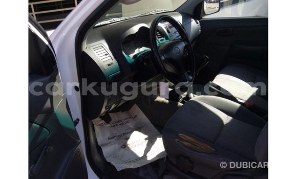 Nunua Imported Toyota Hilux Nyeupe Gari ndani ya Import - Dubai nchini Bujumbura Nunua Imported Toyota Hilux Nyeupe Gari ndani ya Import - Dubai nchini Bujumbura