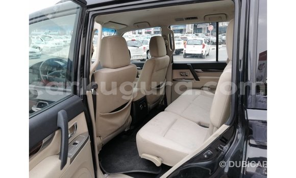 Nunua Imported Mitsubishi Pajero Nyeusi Gari ndani ya Import - Dubai nchini Bujumbura Nunua Imported Mitsubishi Pajero Nyeusi Gari ndani ya Import - Dubai nchini Bujumbura