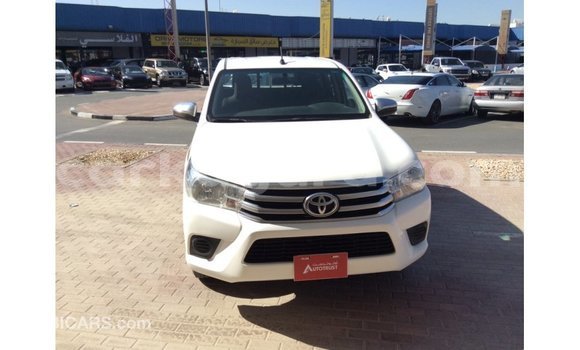 Nunua Imported Toyota Hilux Nyeupe Gari ndani ya Import - Dubai nchini Bujumbura Nunua Imported Toyota Hilux Nyeupe Gari ndani ya Import - Dubai nchini Bujumbura