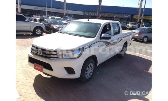 Nunua Imported Toyota Hilux Nyeupe Gari ndani ya Import - Dubai nchini Bujumbura Nunua Imported Toyota Hilux Nyeupe Gari ndani ya Import - Dubai nchini Bujumbura