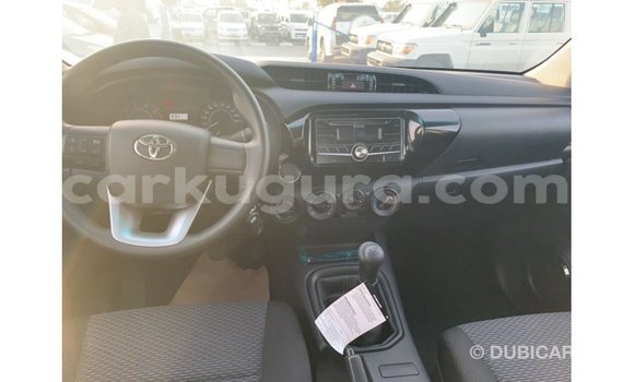 Nunua Imported Toyota Hilux Nyeusi Gari ndani ya Import - Dubai nchini Bujumbura Nunua Imported Toyota Hilux Nyeusi Gari ndani ya Import - Dubai nchini Bujumbura