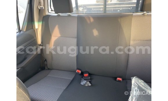 Nunua Imported Toyota Hilux Nyeusi Gari ndani ya Import - Dubai nchini Bujumbura Nunua Imported Toyota Hilux Nyeusi Gari ndani ya Import - Dubai nchini Bujumbura