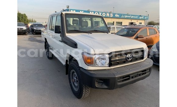 Acheter Import Voiture Toyota Land Cruiser Blanc à Import - Dubai, Bujumbura Acheter Import Voiture Toyota Land Cruiser Blanc à Import - Dubai, Bujumbura