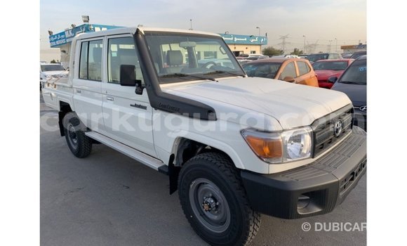Acheter Import Voiture Toyota Land Cruiser Blanc à Import - Dubai, Bujumbura Acheter Import Voiture Toyota Land Cruiser Blanc à Import - Dubai, Bujumbura
