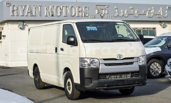 Acheter Import Voiture Toyota Hiace Blanc à Import - Dubai, Bujumbura Acheter Import Voiture Toyota Hiace Blanc à Import - Dubai, Bujumbura