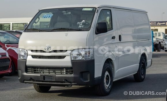 Acheter Import Voiture Toyota Hiace Blanc à Import - Dubai, Bujumbura Acheter Import Voiture Toyota Hiace Blanc à Import - Dubai, Bujumbura