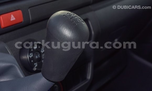 Acheter Import Voiture Toyota Hiace Blanc à Import - Dubai, Bujumbura Acheter Import Voiture Toyota Hiace Blanc à Import - Dubai, Bujumbura